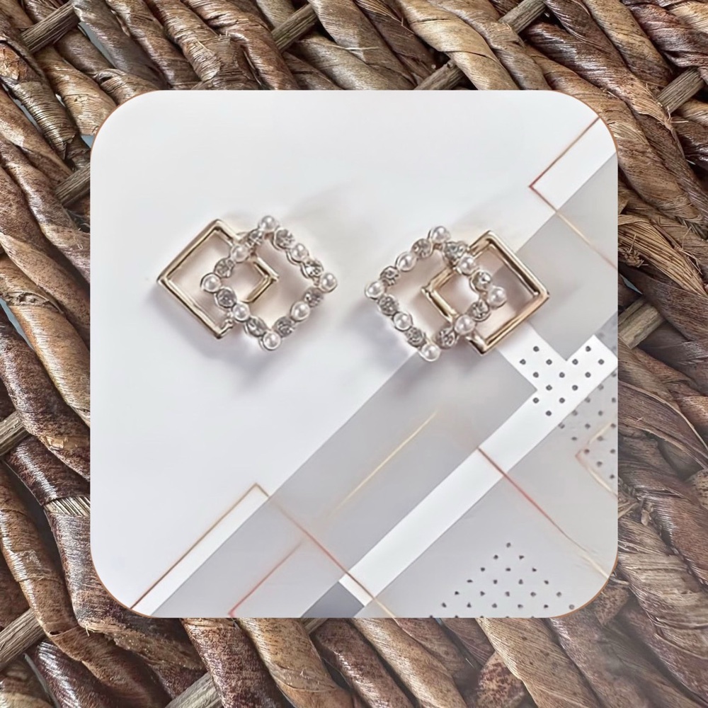 New Gold-Tone Geometric Earrings (0.75” long x 0.6” wide)